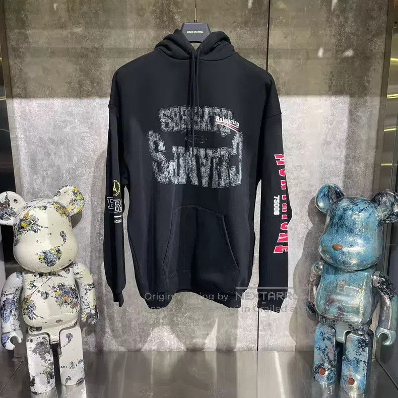 Balenciaga Balenciaga Coca-Cola Tower Multi-Element Logo Covered Swea Size US S / EU 44-46 / 1 - 1 Thumbnail