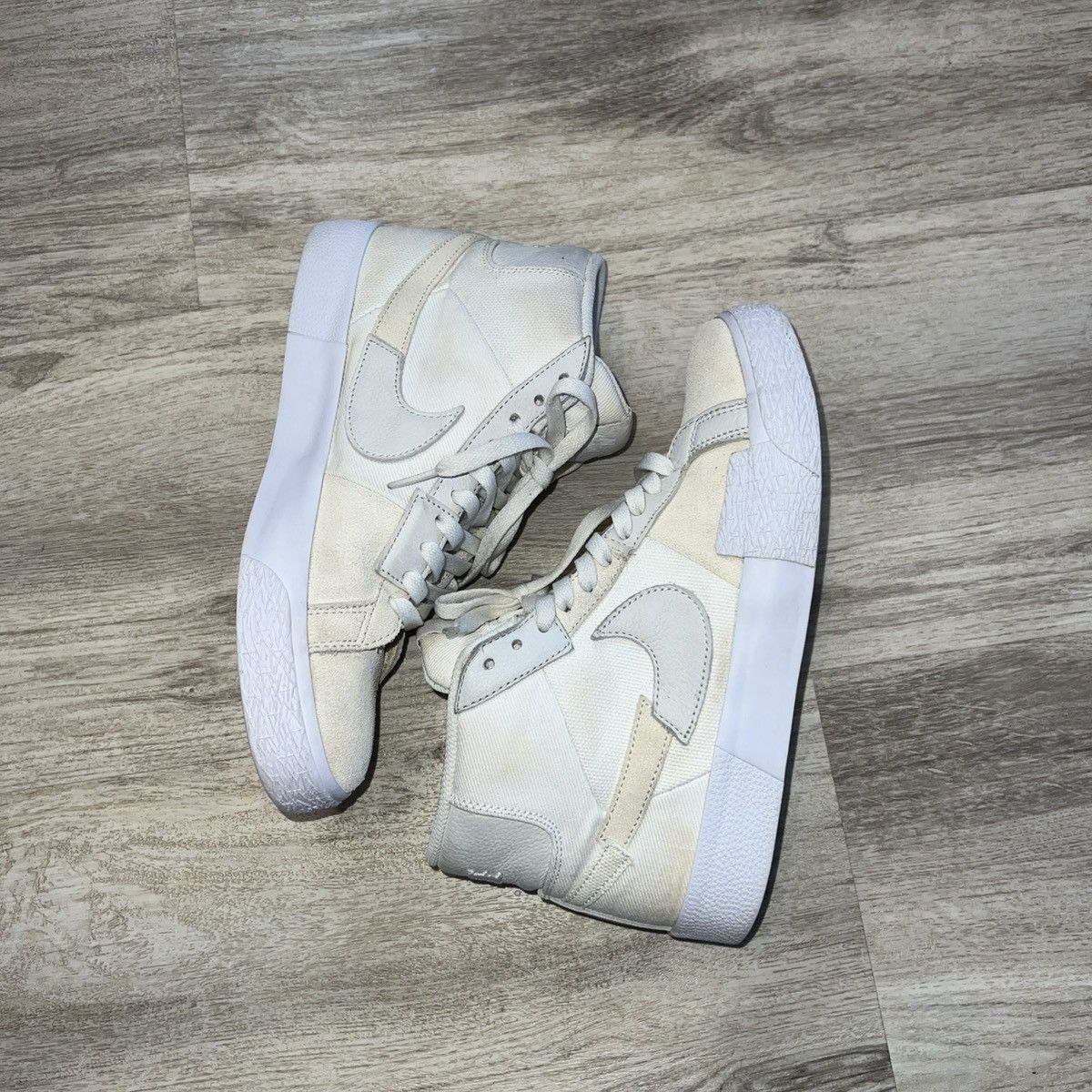 Nike Nike SB Blazer Mid PRM Summit White Size US 7 / EU 40 - 2 Thumbnail