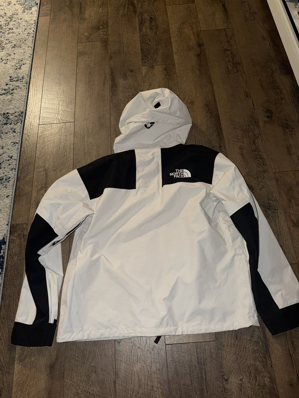 The North Face North Face Men’s GORE-TEX GTX Mountain Jacket - White/Black Size US L / EU 52-54 / 3 - 8 Thumbnail