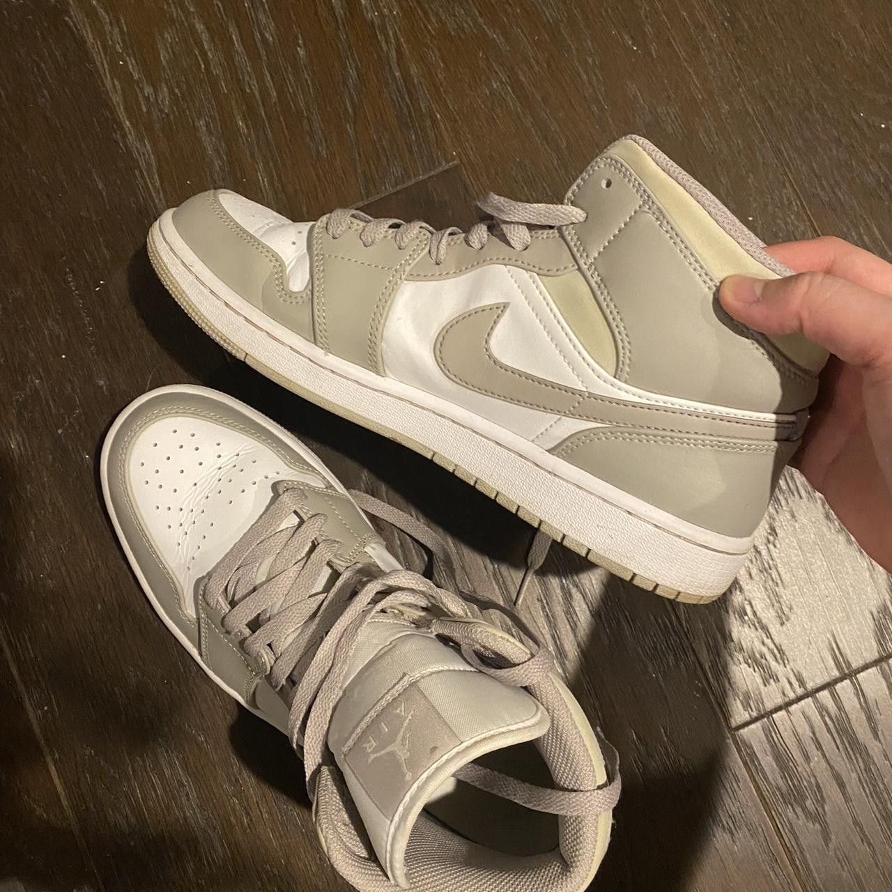 Nike Air Jordan 1 Mid College Grey Size US 9 / EU 42 - 5 Thumbnail