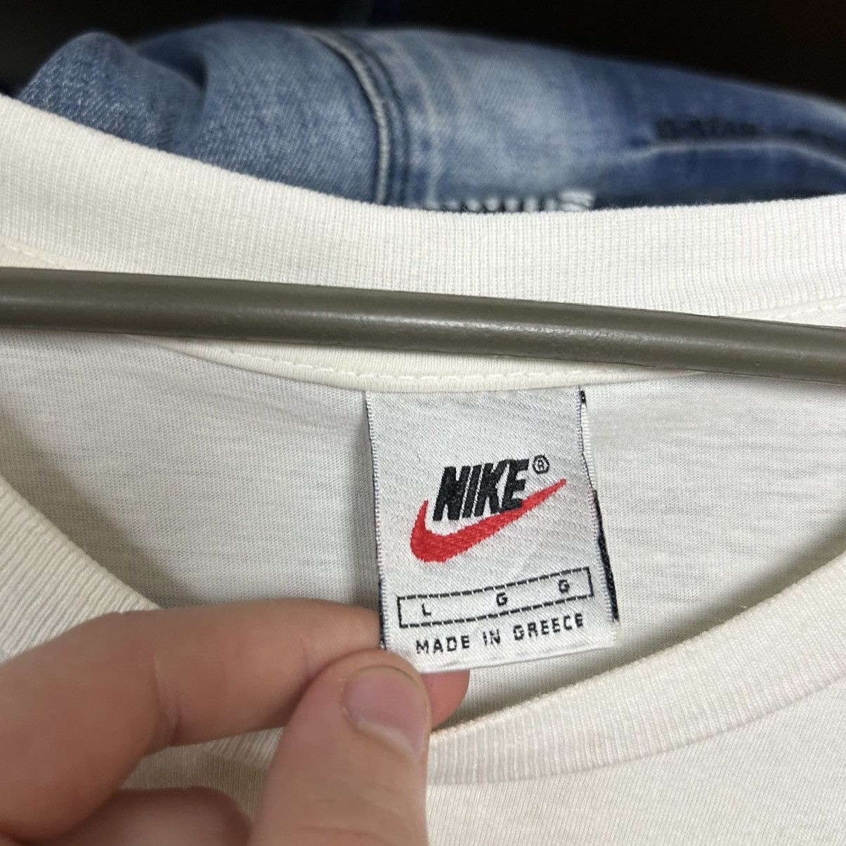 Nike Vintage Nike Big Swoosh 90’s Streetwear y2k tee size L Size US L / EU 52-54 / 3 - 6 Thumbnail