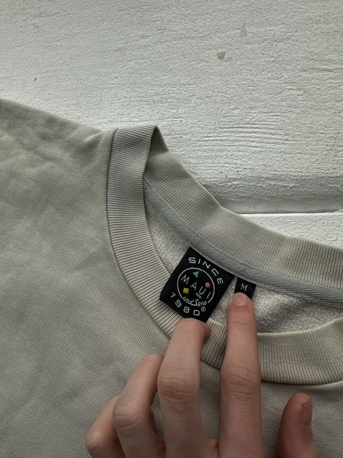 Maui and Sons 🚨Crazy Vintage MAUI & SONS BOXY Sweatshirt Size M SURF rare Size US M / EU 48-50 / 2 - 13 Thumbnail