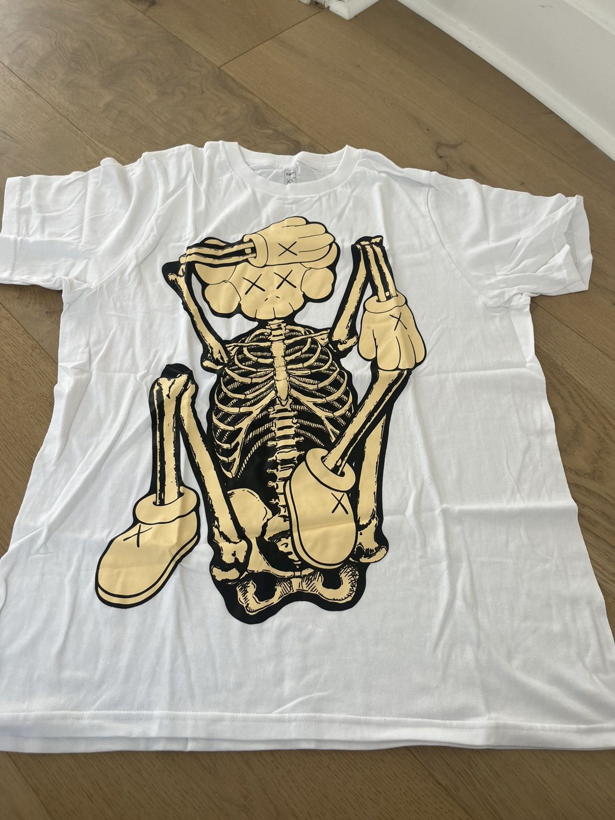 Kaws Kaws New Fiction Tee Size US M / EU 48-50 / 2 - 1 Thumbnail