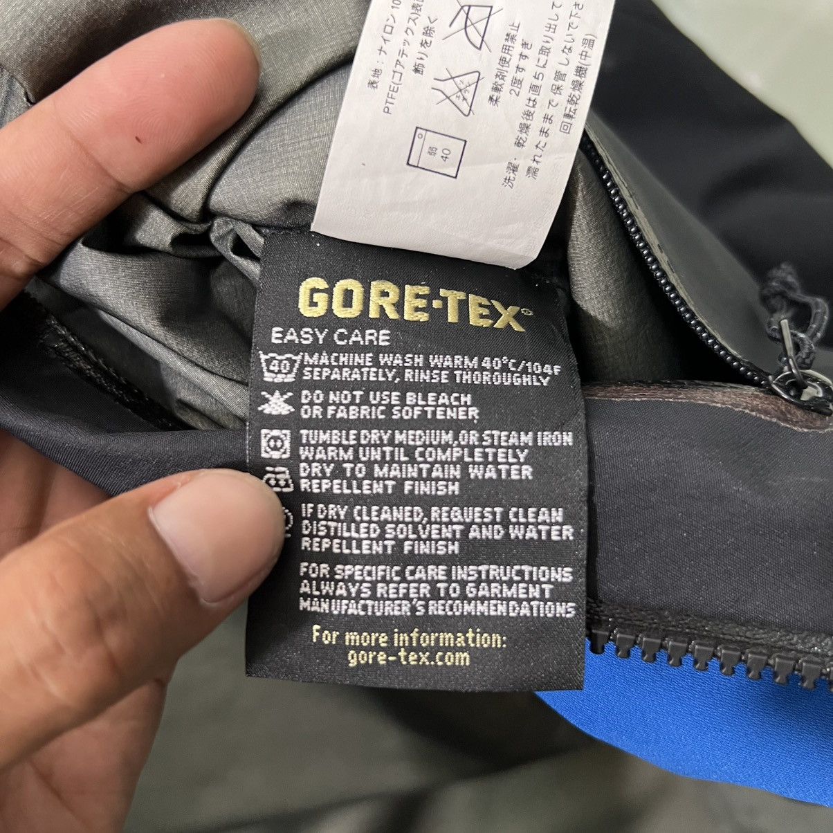 Arc'teryx 💥 Rare Arcteryx Alpha Sv Med Black Jacket Made In Canada Size US M / EU 48-50 / 2 - 17 Thumbnail