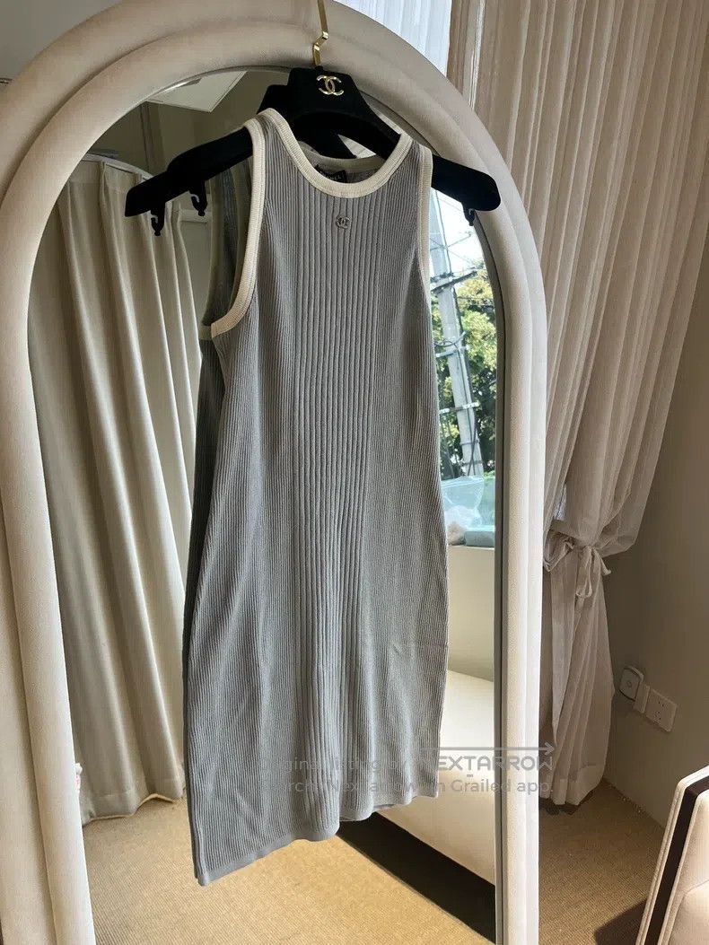 Chanel Chanel 25M blue-gray knitted vest long skirt Size XS / US 0-2 / IT 36-38 - 1 Thumbnail
