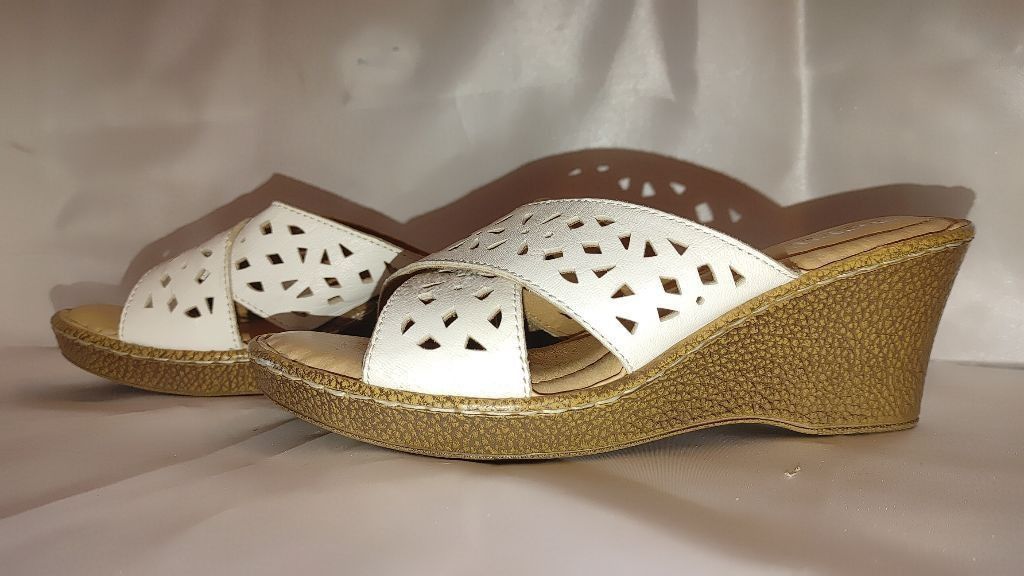 Born Born Canova Leather Wedge Sandal Size 8M Size US 8 / IT 38 - 3 Thumbnail