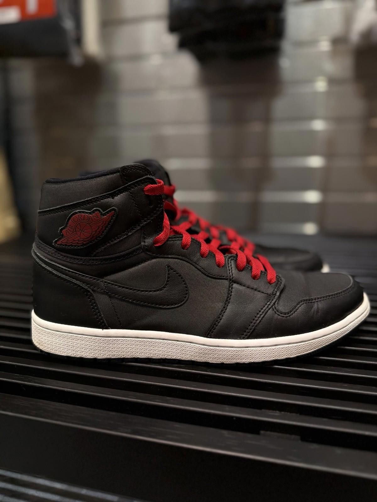Jordan Brand Air Jordan 1 Retro OG High Black Gym Red 2020 Men's Size 12 Size US 12 / EU 45 - 1 Thumbnail