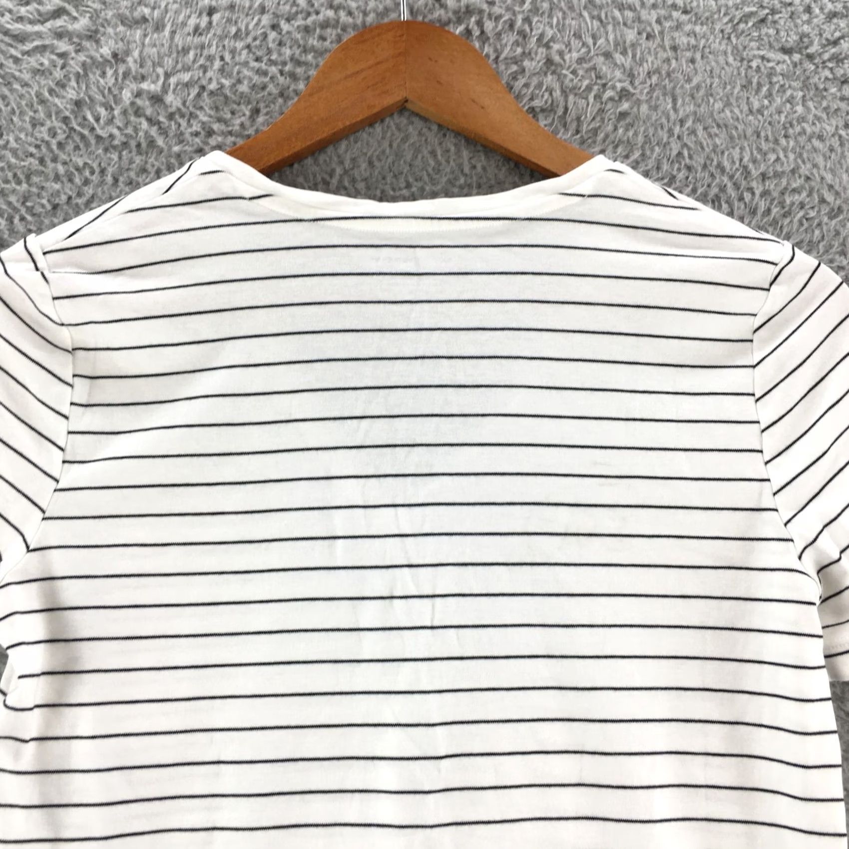 Banana Republic Banana Republic Tee Tshirt Womens Small White Striped Cotton Luxe Touch V-Neck Shirt Womens Small White Striped Cotton Luxe Touch V-Neck Size S / US 4 / IT 40 - 7 Thumbnail