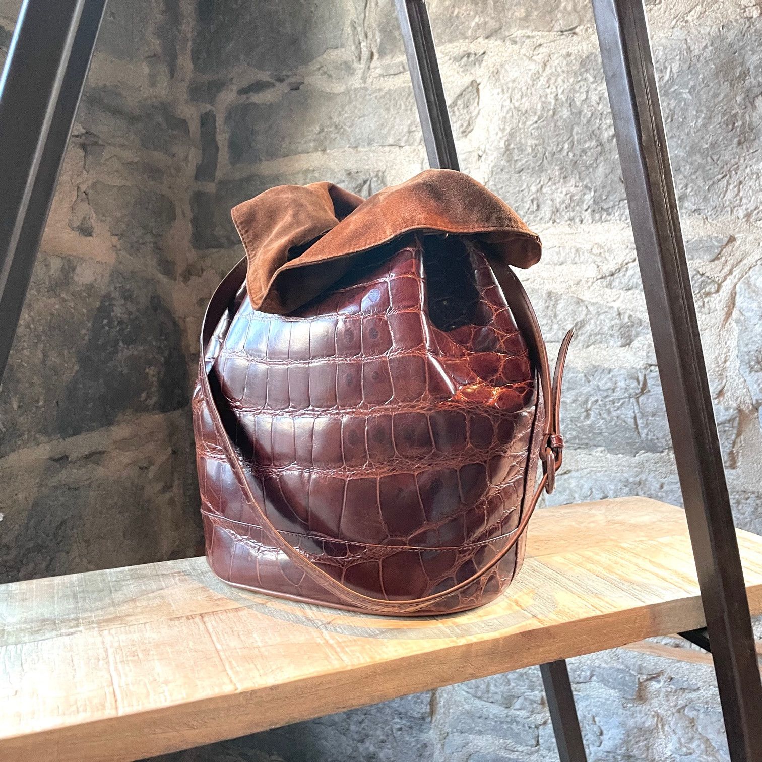 Gucci Gucci Vintage Cognac Brown Alligator Bucket Bag Size ONE SIZE - 1 Thumbnail