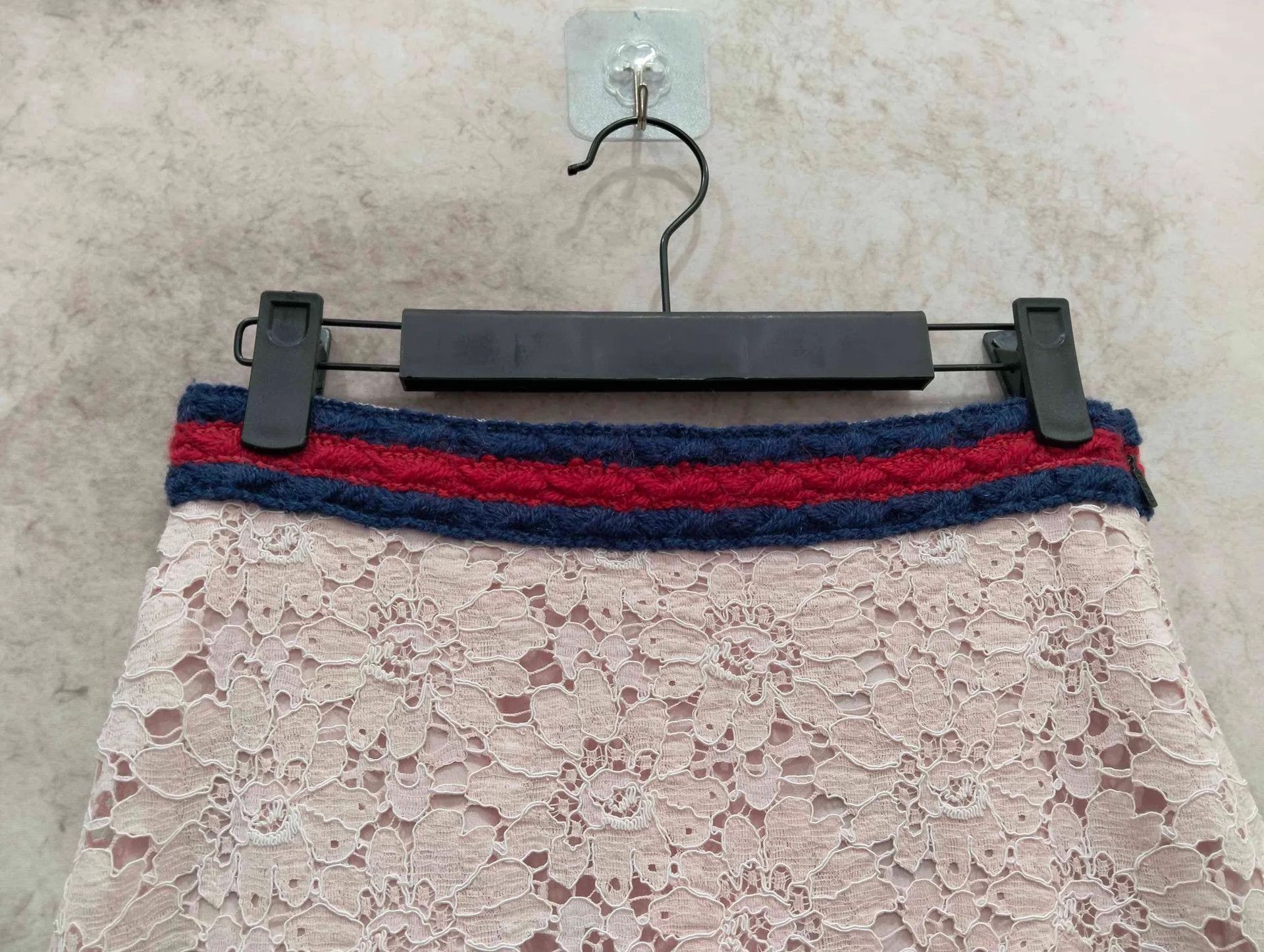 Gucci Gucci Pink Lace Skirt IT 38 Size 26" / US 2 / IT 38 - 3 Thumbnail