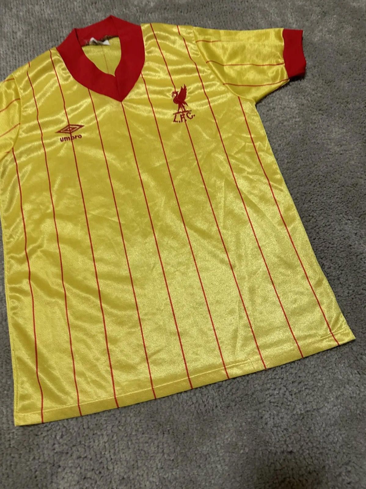 Umbro Vintage Umbro Liverpool 1981 1984 Away Football Shirt Jersey Size US S / EU 44-46 / 1 - 2 Thumbnail