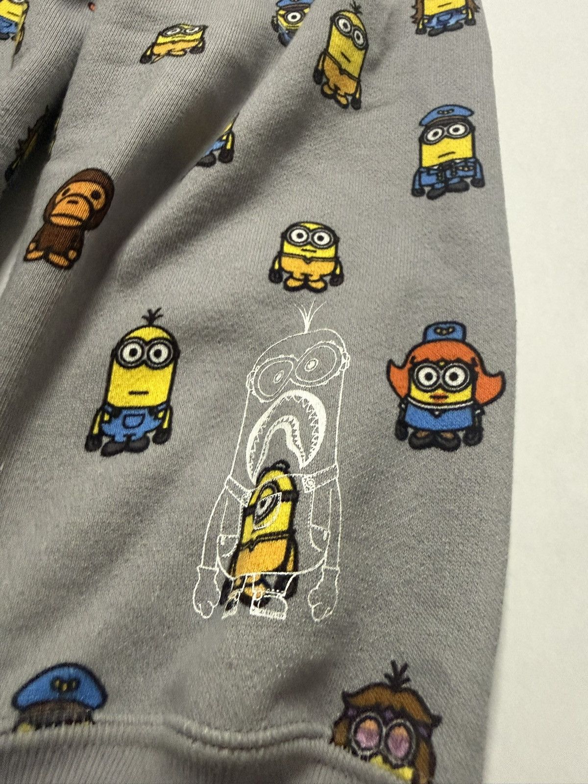 Bape BAPE x Minions grey shark hoodie Size US L / EU 52-54 / 3 - 11 Thumbnail