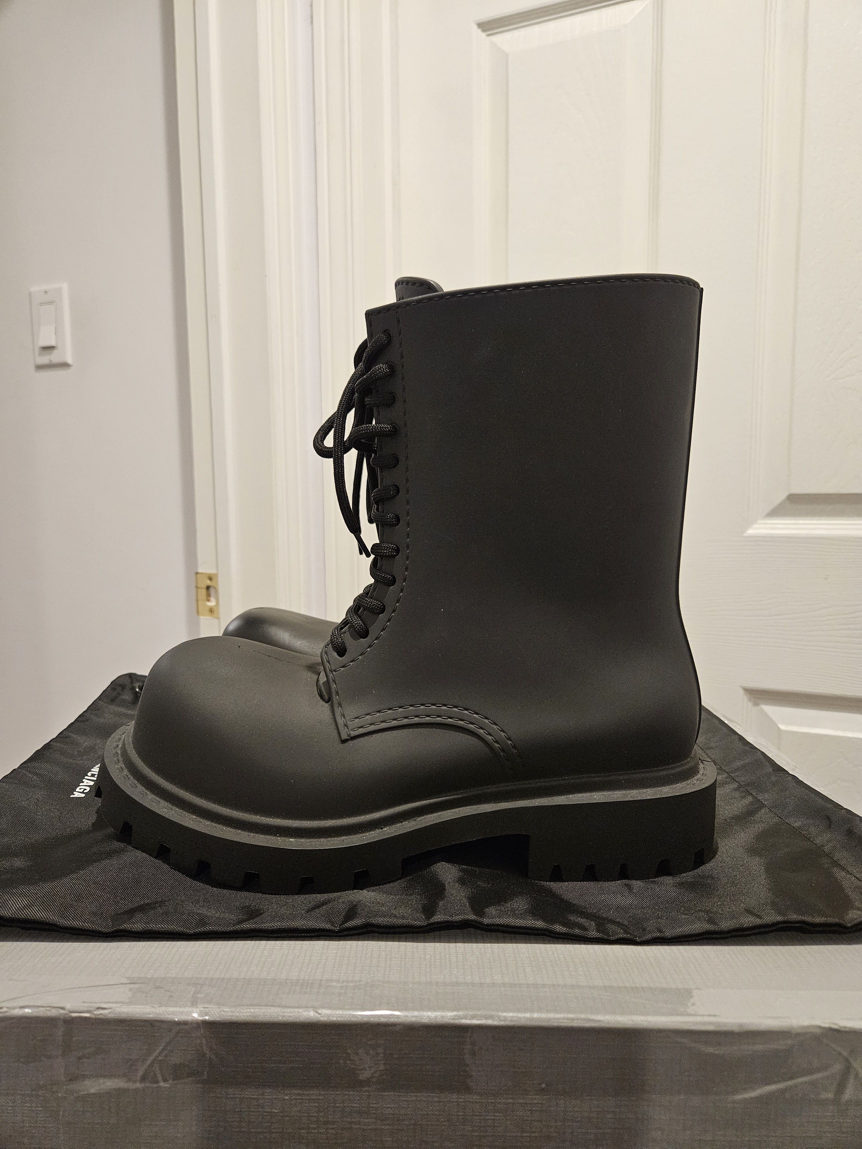 Balenciaga Steroid Boots (new with minor defect) Size US 9 / EU 42 - 5 Thumbnail