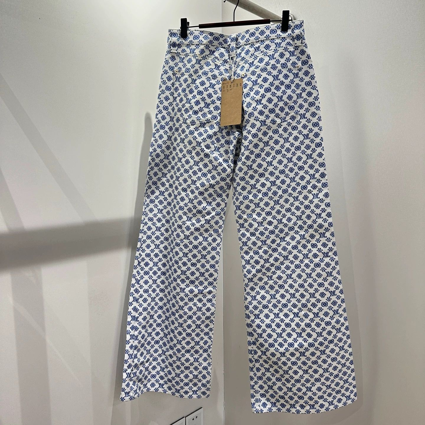 Louis Vuitton Louis Vuitton Blue/White Full LV Leather Jeans 36 Cotton Size 26" / US 2 / IT 38 - 2 Thumbnail