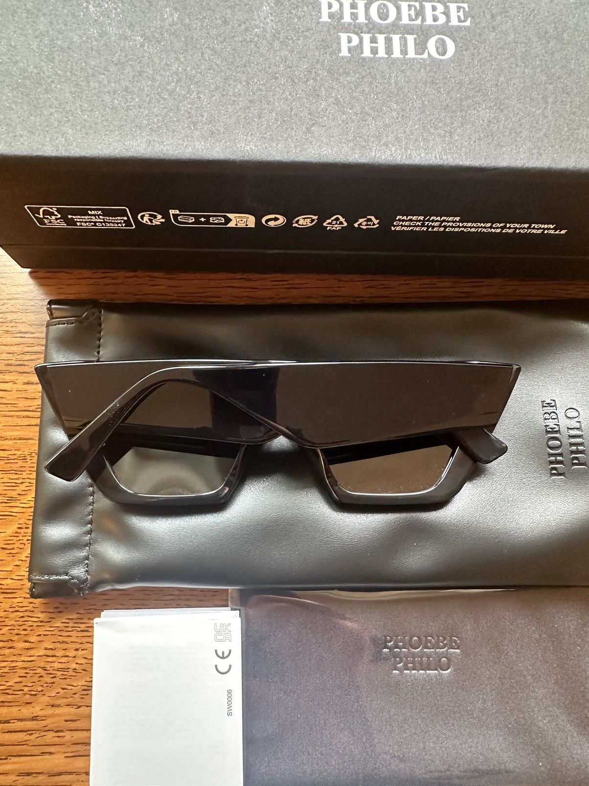 海外希少【PHOEBE PHILO】ピークサングラス ブラック PHOEBE PHILO | PEAK SUNGLASSES | BLACK ACETATE