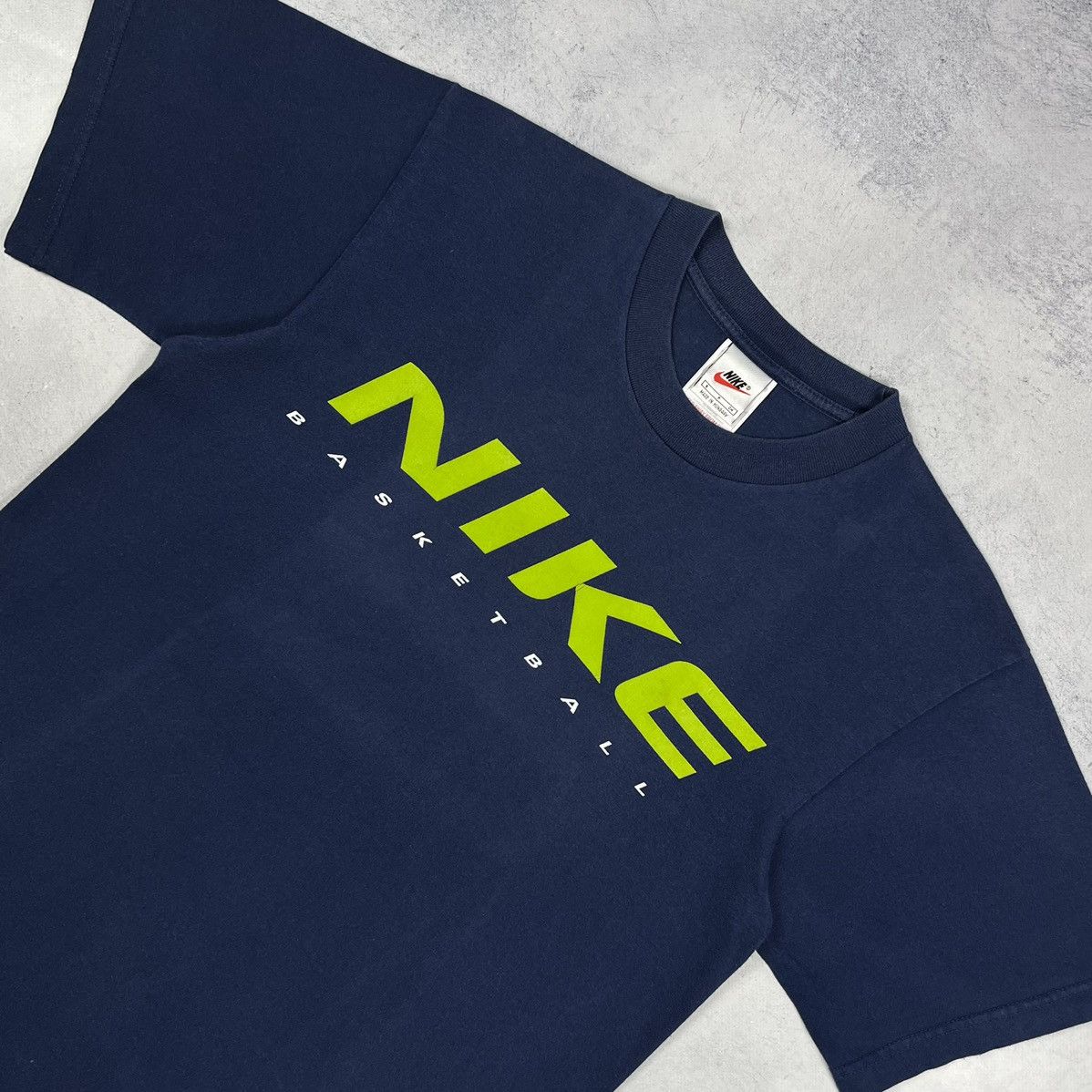Nike Vintage Nike Basketball y2k big logo tee 90’s Size US S / EU 44-46 / 1 - 6 Thumbnail