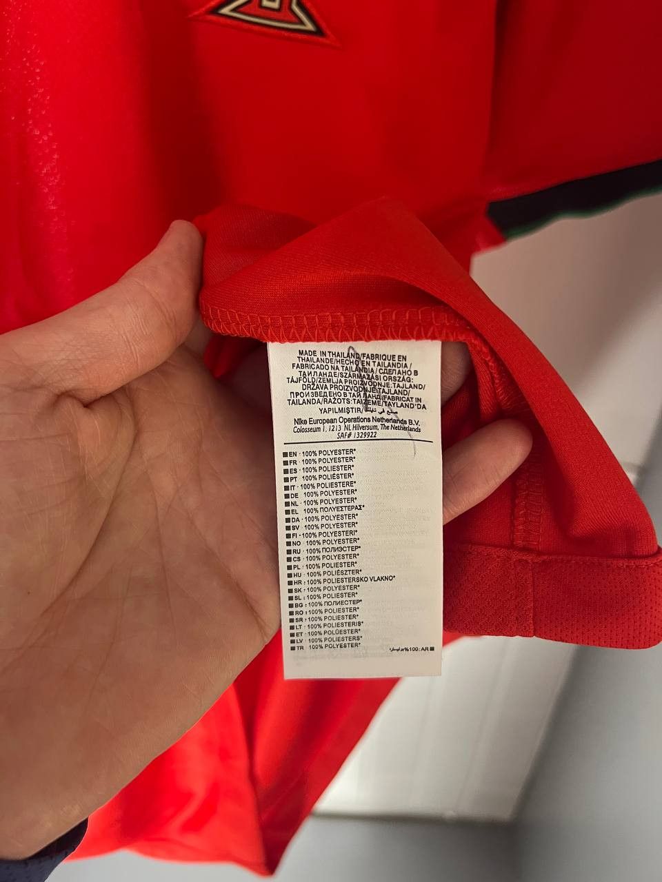 Vintage VERY RARE NIKE PORTUGAL SOCCER JERSEY RONALDO RETRO Y2K 90s Size US L / EU 52-54 / 3 - 7 Thumbnail