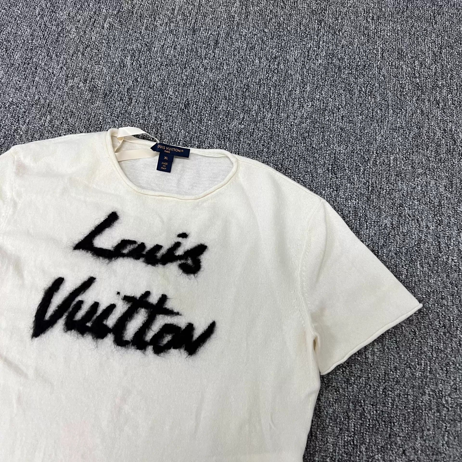 Louis Vuitton LV 26 Graffiti Logo Wool Knit Short Sleeve Tee L 99N Size XL / US 12-14 / IT 48-50 - 3 Thumbnail