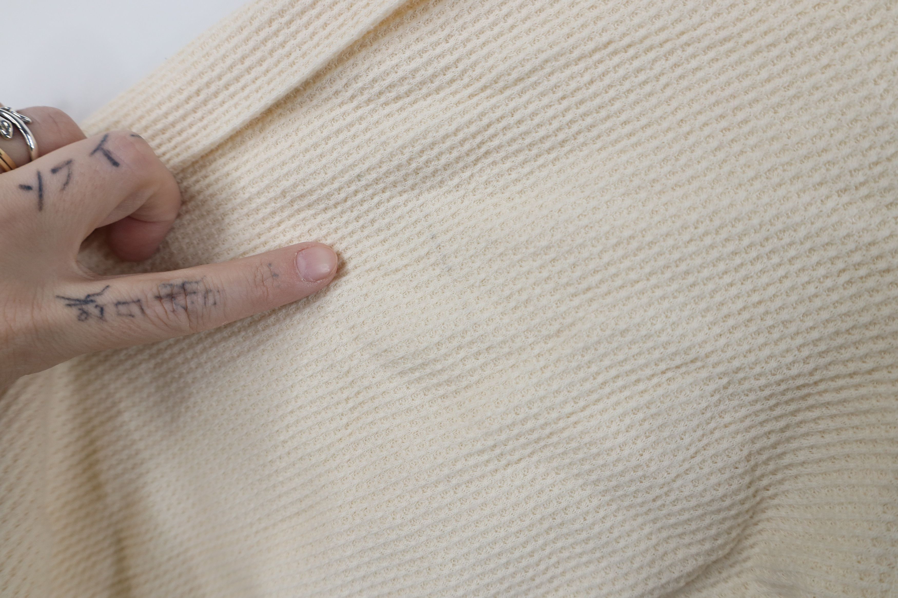 Vintage Vintage 90s Streetwear Waffle Knit Long Sleeve T-Shirt Beige Size US XL / EU 56 / 4 - 9 Thumbnail