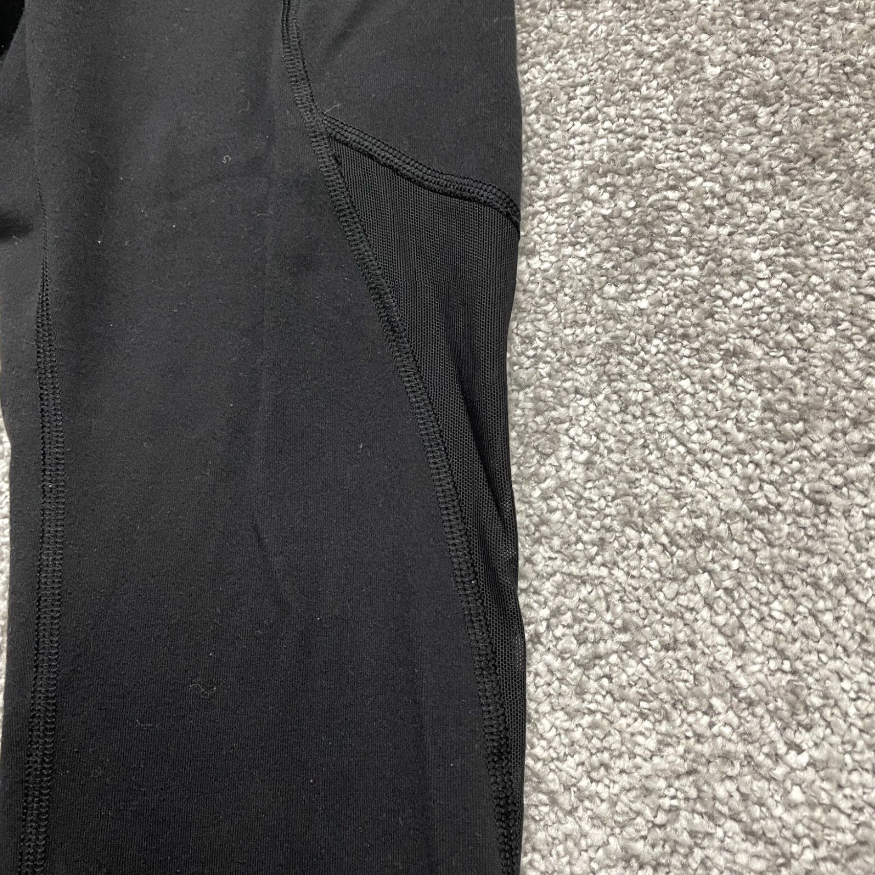 Lululemon LULULEMON Women’s Capri Leggings Size 6 Black Slim Stretch Yoga Activewear Size 28" / US 6 / IT 42 - 5 Thumbnail