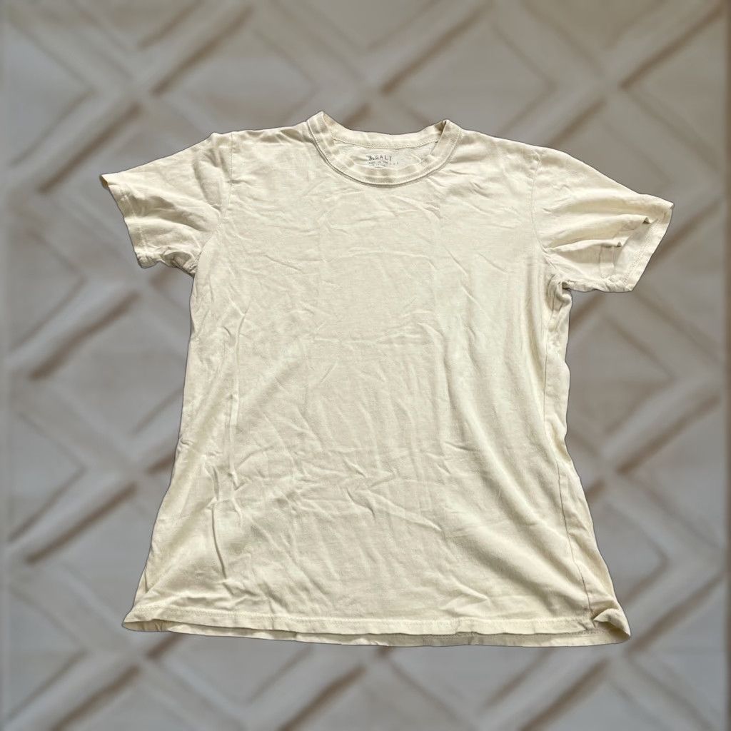 Vintage JOHN GALT Women Juniors T-Shirt One Size Beige Crew Neck Short Sleeve Casual Basic Cotton Size ONE SIZE - 1 Thumbnail