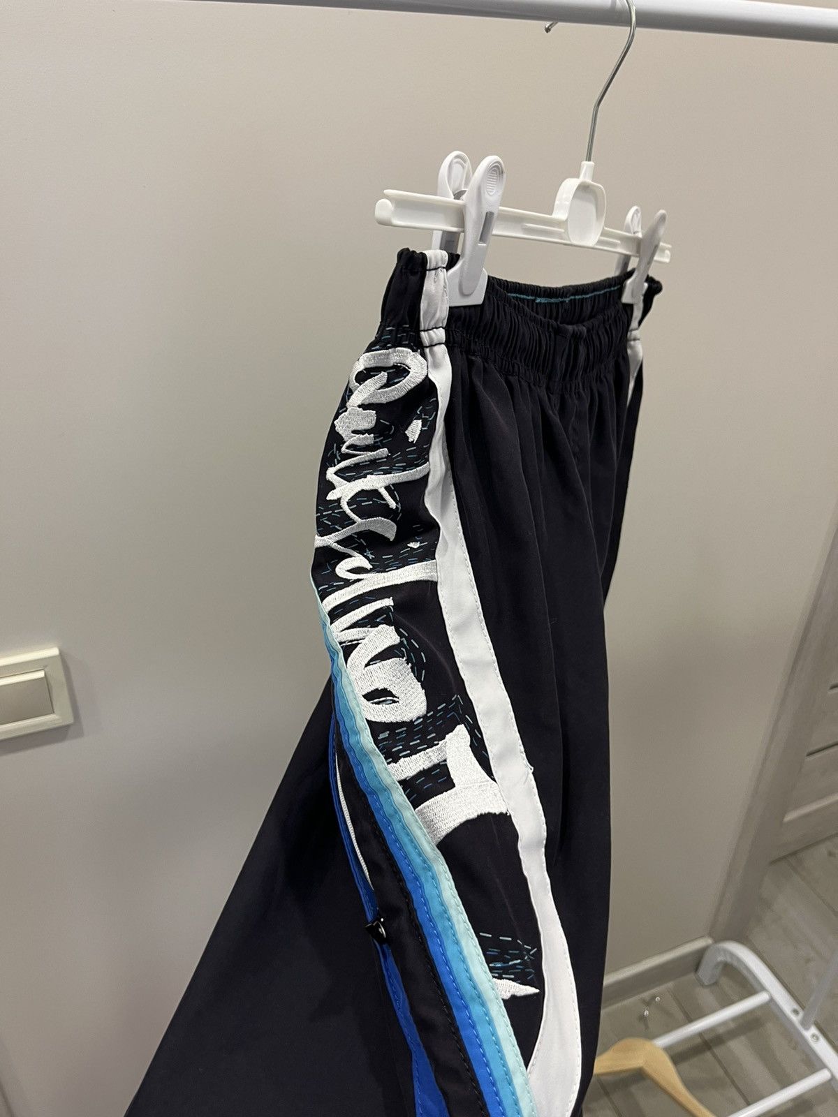 Quiksilver Men Vintage Quiksilver Swim Shorts Big Logo sz32 Size US 31 - 2 Thumbnail