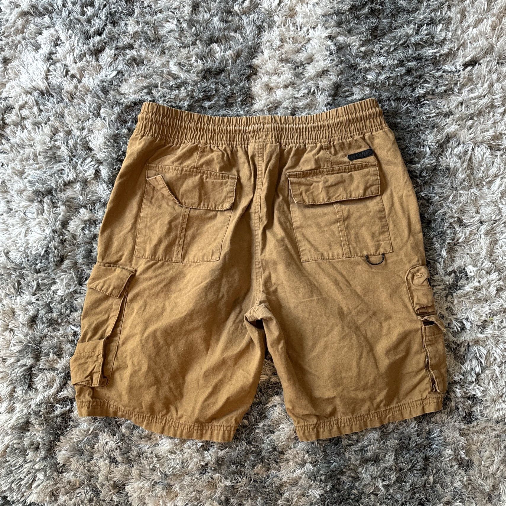 X-LARGE VINTAGE Cargo Men Khakis Shorts XL Beige Adjustable Waist Summer Y2K Inseam 8 Pants Size US 36 / EU 52 - 5 Thumbnail
