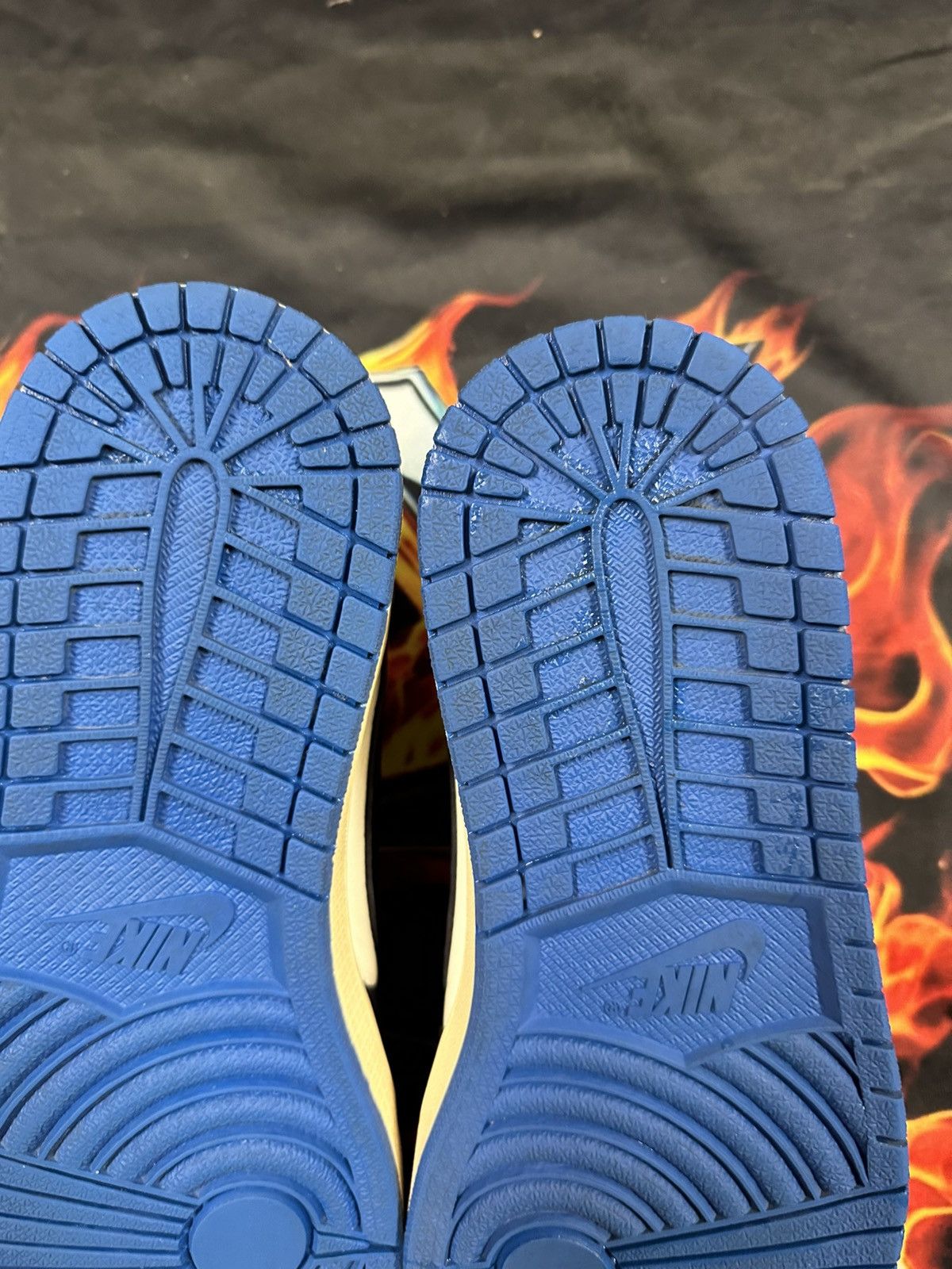 Nike × Travis Scott Travis scott low fragments Size US 10 / EU 43 - 5 Thumbnail