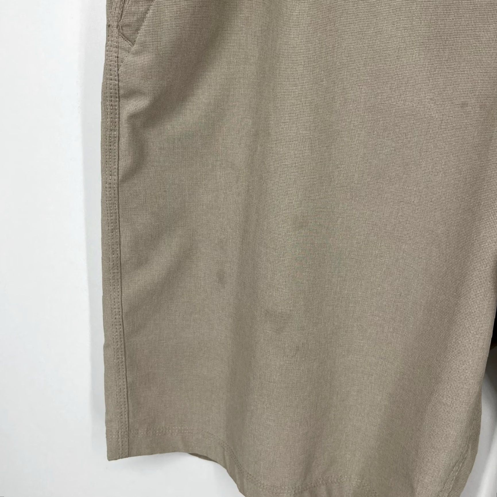Hang Ten Hang Ten Shorts Mens 40 Beige Flat Front Moisture Wicking Stretch Chino Front Pockets Slim? Regular - Beige - Vintage: No Size US 40 / EU 56 - 5 Thumbnail