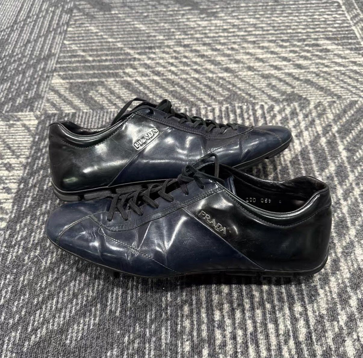 Prada Prada Black & Blue Racing Leather Shoes J42 Size US 7 / EU 40 - 4 Thumbnail