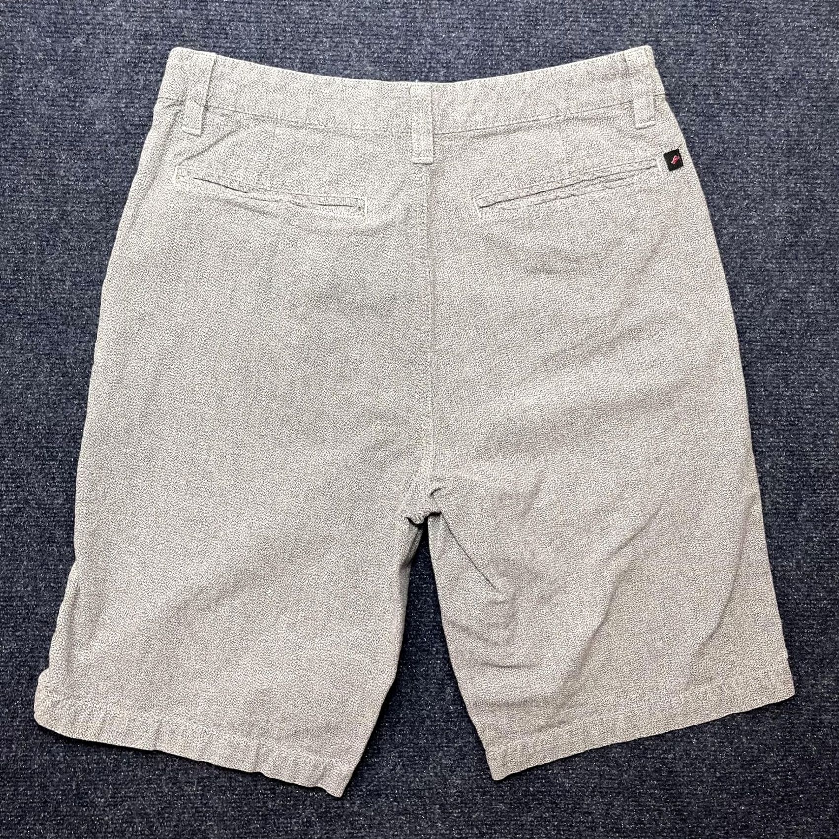 Vintage VINTAGE Tony Hawk Shorts Mens 32 Gray Y2K Chino Geometric Flat Front Casual Inseam Size US 32 / EU 48 - 4 Thumbnail