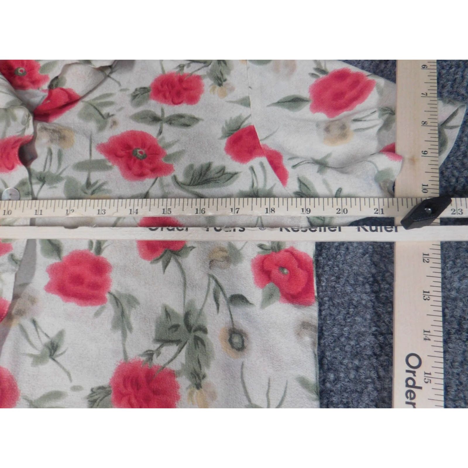 Vintage Jaclyn Smith Womens Button-Up Shirt Short Sleeve Beige Floral Small S Regular Crew Neck Pullover Casual Polyester Rayon Button Size S / US 4 / IT 40 - 6 Thumbnail