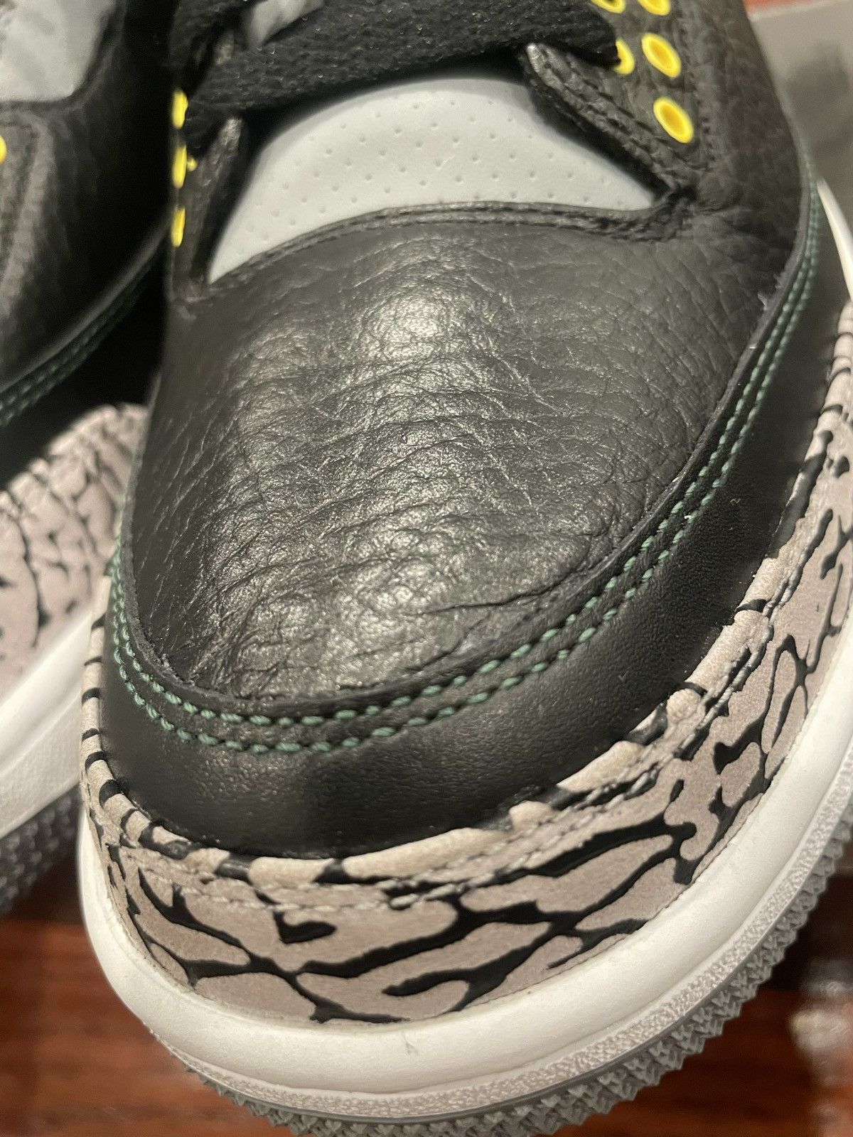 Jordan Brand 100% Authentic Jordan 3 Pitcrew lll Promo Players Pair sz 9 Size US 9 / EU 42 - 12 Thumbnail