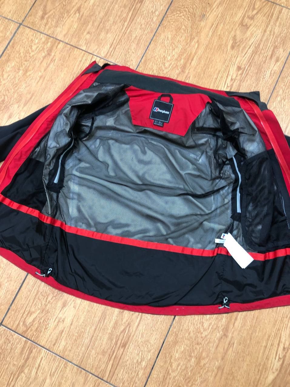 Berghaus Berghaus vintage gore-tex light jacket Mens S black Size US S / EU 44-46 / 1 - 17 Thumbnail