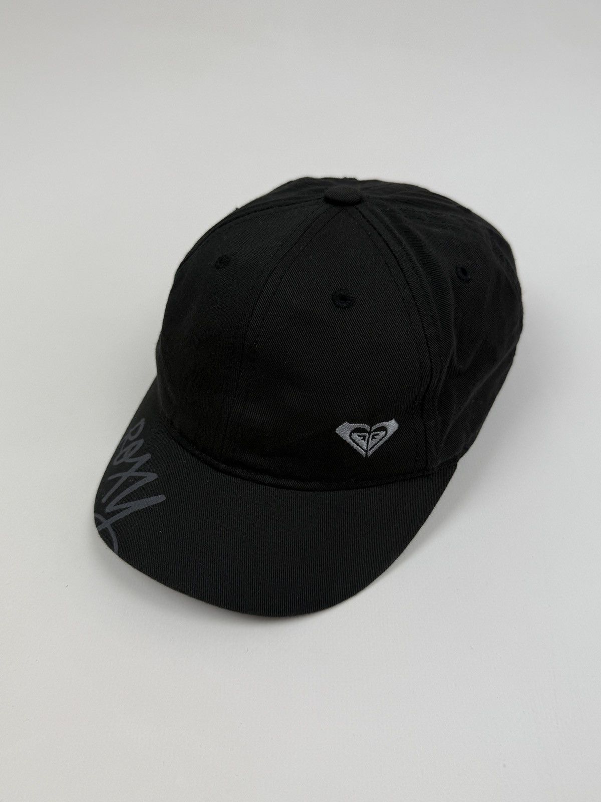 Quiksilver Y2K Vintage Roxy Black Jet Set Mini Brim Strapback Cap Size ONE SIZE - 1 Thumbnail