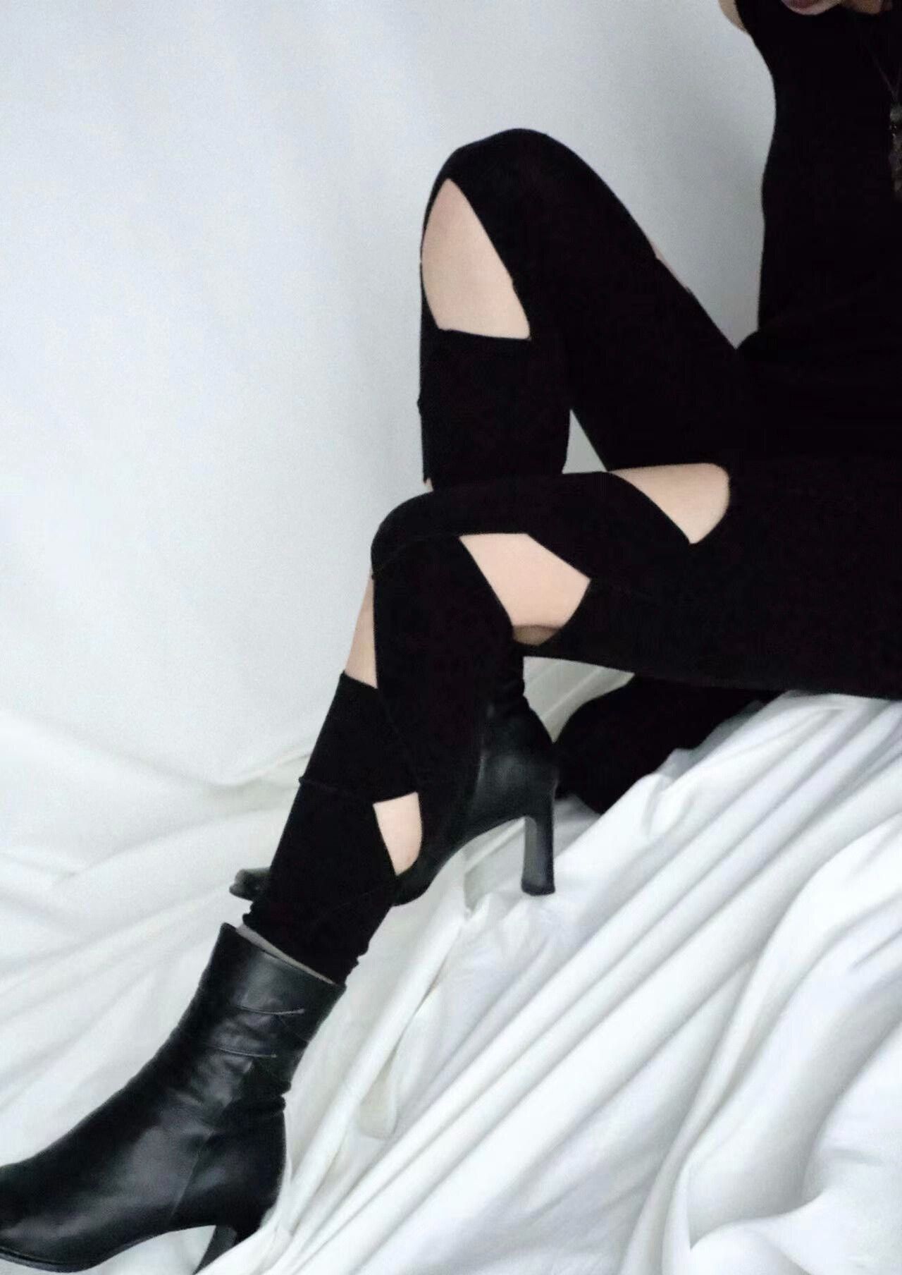Yohji Yamamoto Yohji Yamamoto Black Cutout Leggings Size 23" - 1 Thumbnail