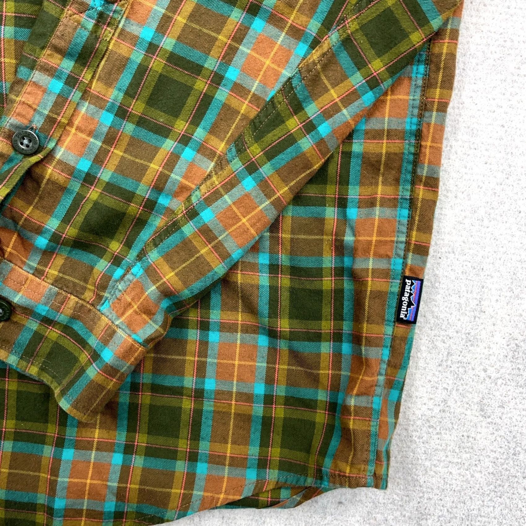 Patagonia Patagonia Shirt Men Large Olive Green Organic Cotton Flannel Lightweight Camp Shirt Button-Down Long Sleeve Plaid Lightweight Casual Outdoor Men Size US L / EU 52-54 / 3 - 5 Thumbnail