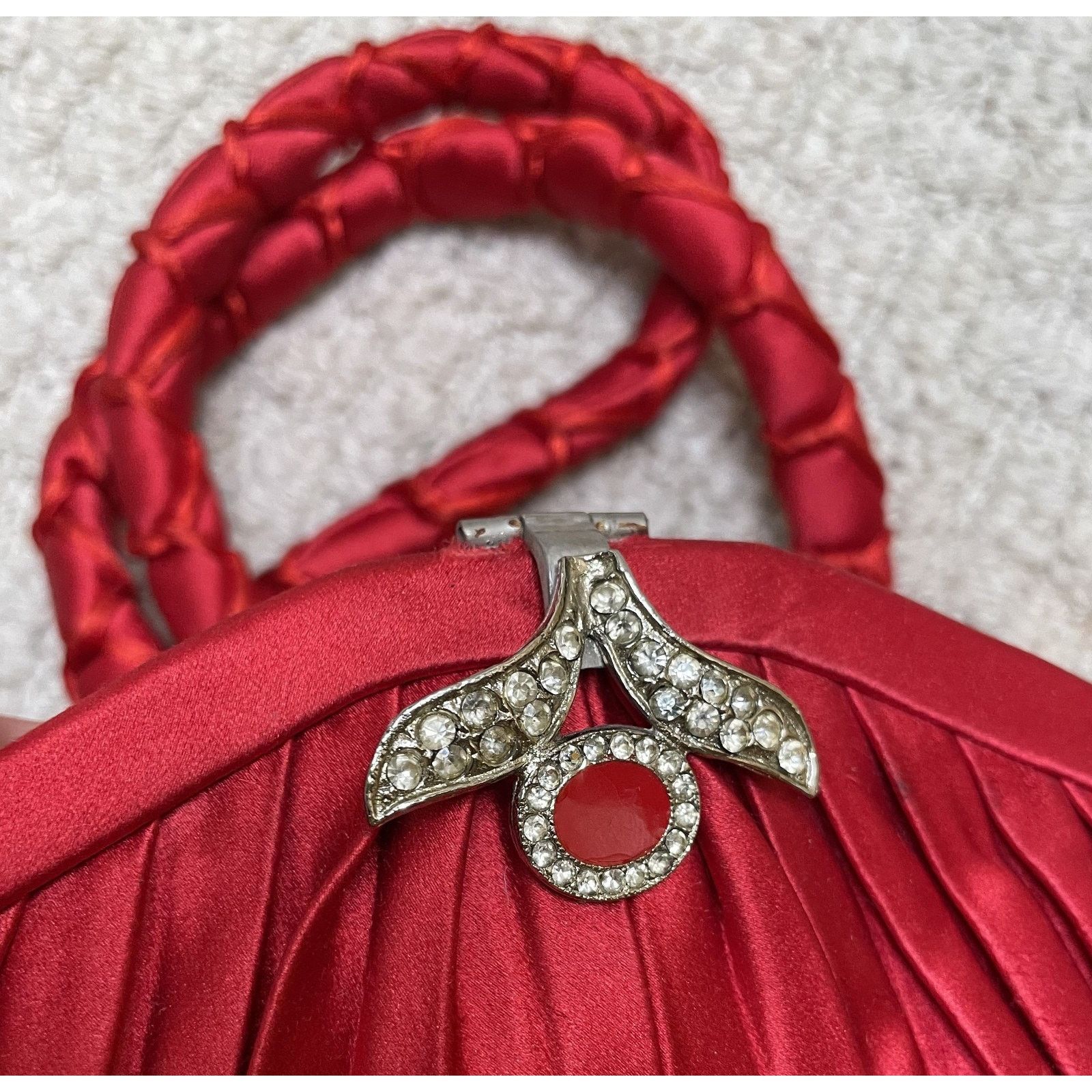 Gucci Vintage Gucci Red Pleated Satin Evening Bag Handbag Clutch Size ONE SIZE - 19 Thumbnail