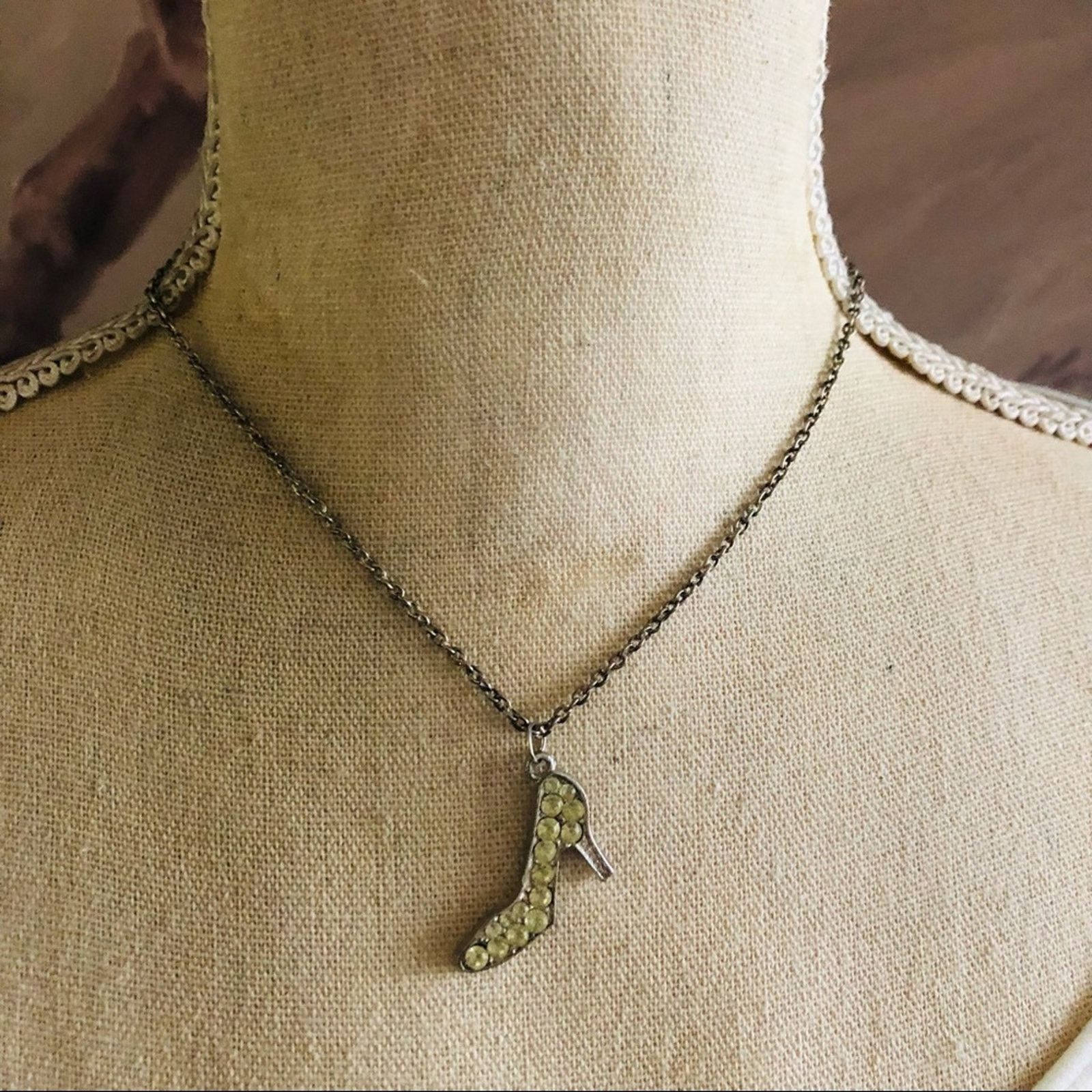 Jewelry Antique silver tone light yellow stone ladies shoe necklace Size ONE SIZE - 2 Thumbnail