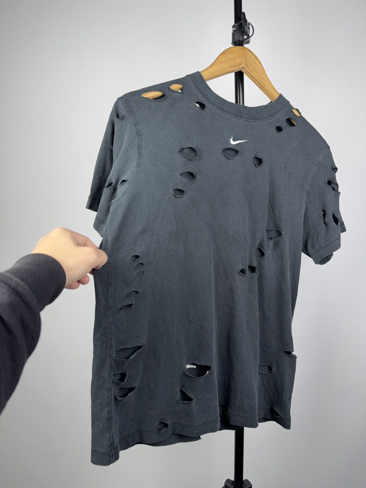 Nike 00s Nike Black Distressed Tee Central Swoosh Y2K Grunge Size US XS / EU 42 / 0 - 5 Thumbnail