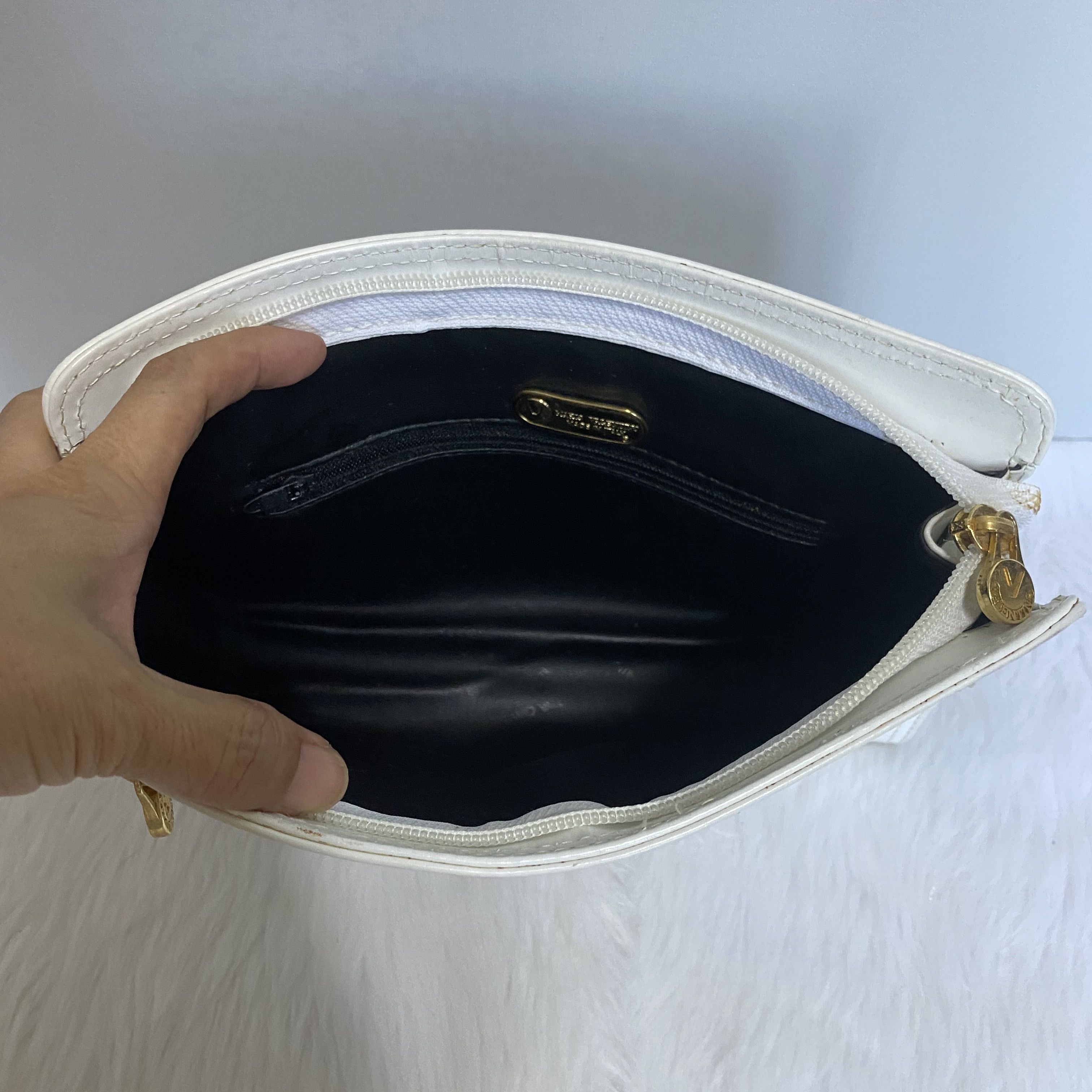 Mario Valentino × Vintage MARIO VALENTINO Vintage Logo Embossed Leather Clutch Bag Size ONE SIZE - 8 Thumbnail
