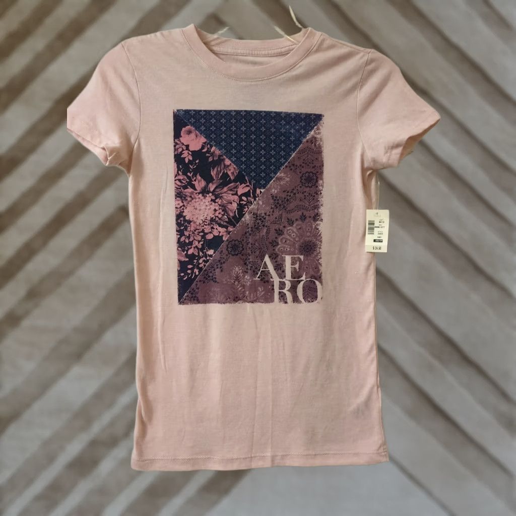 Vintage Aero T-Shirt Womens XS Slim Short Sleeve Pink Pastel Flowers Graphic Print Bohemian Mandala Artsy Festival 2017 NWT Size XS / US 0-2 / IT 36-38 - 1 Thumbnail