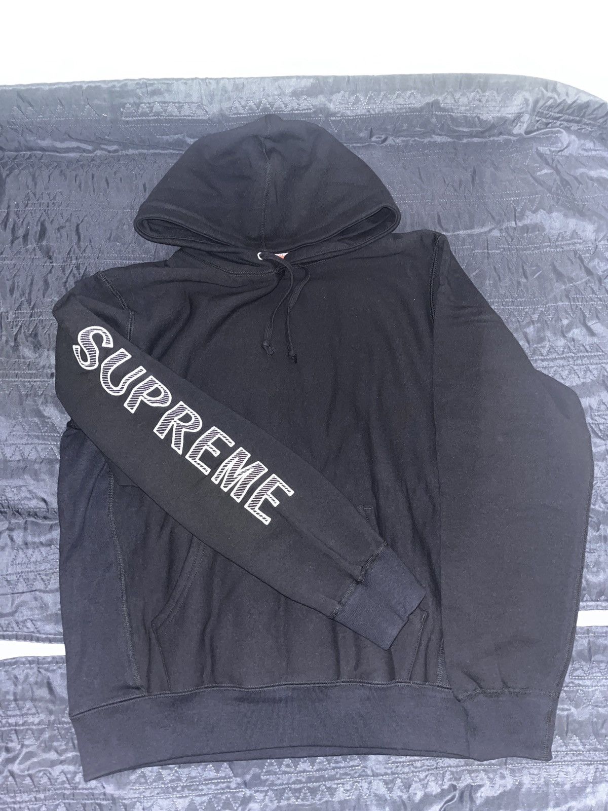 Supreme Supreme Sleeve Embroidery Hoodie SS18 Size US M / EU 48-50 / 2 - 1 Thumbnail