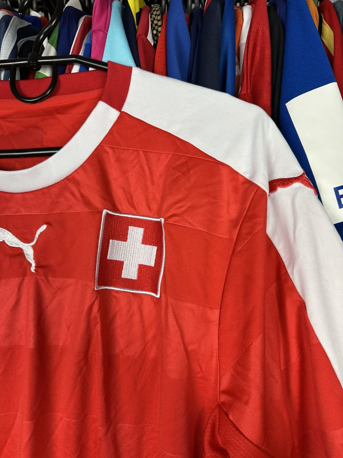 Puma SWITZERLAND 2016 2018 HOME FOOTBALL SHIRT SOCCER JERSEY L Size US L / EU 52-54 / 3 - 9 Thumbnail
