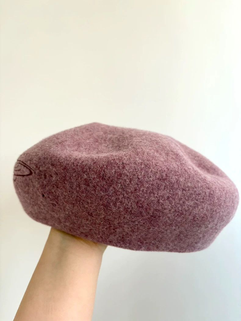 Vivienne Westwood Vivienne Westwood Old pink Saturn beret with plums Size ONE SIZE - 3 Thumbnail