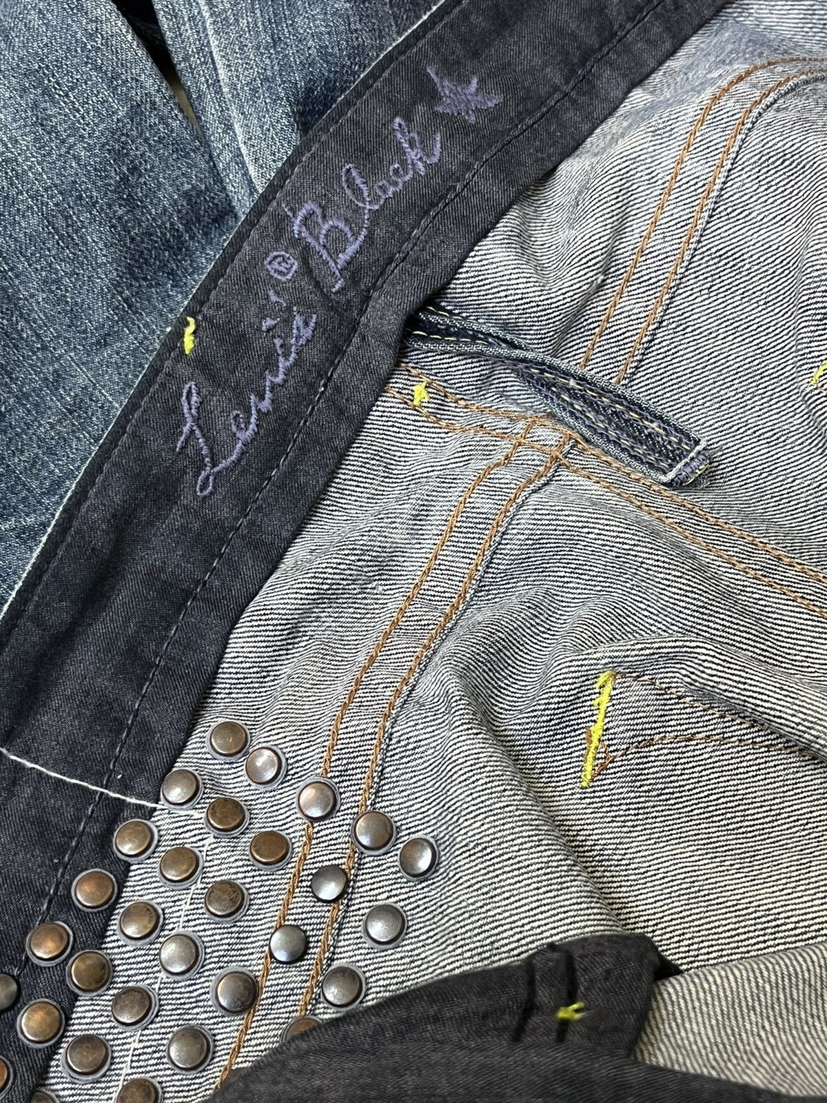 Levi's VINTAGE LEVI’S BLACK STAR CUSTOM STUD DISTRESSED DENIM Size US 33 - 19 Thumbnail