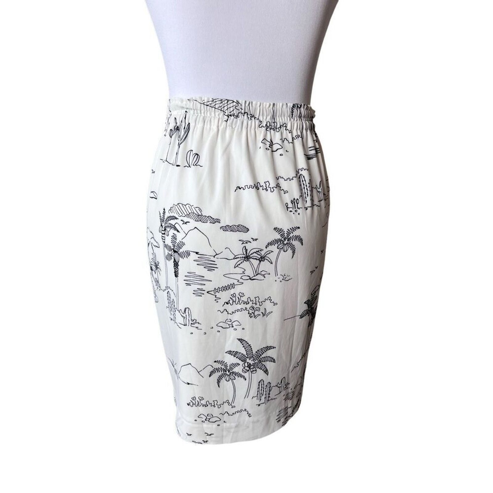 Current Air Current Air White Tie Front Skirt Coverup Island SMALL Size 27" / US 4 / IT 40 - 2 Thumbnail