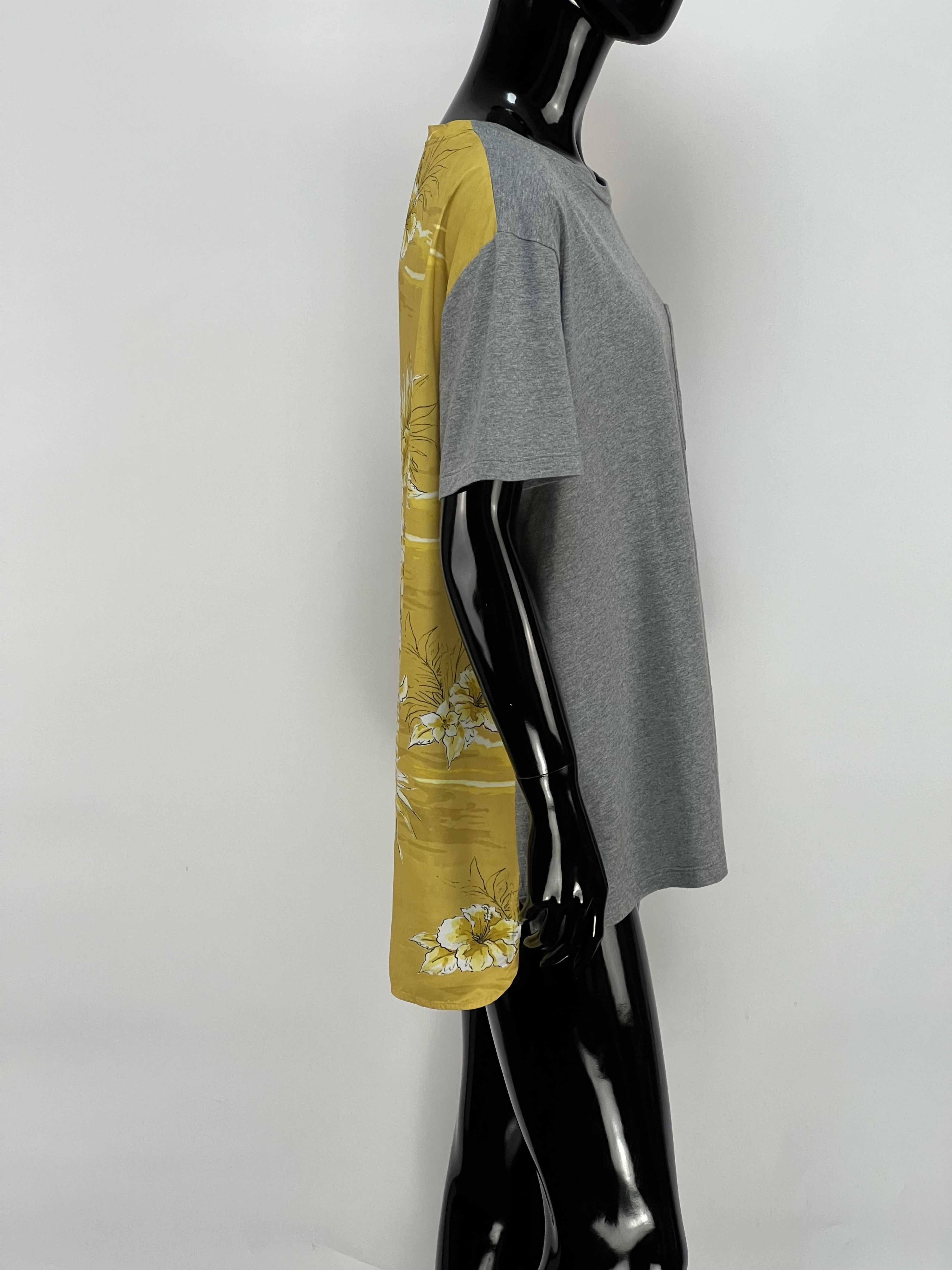 Valentino Valentino Women's T-Shirt Size L Size L / US 10 / IT 46 - 3 Thumbnail