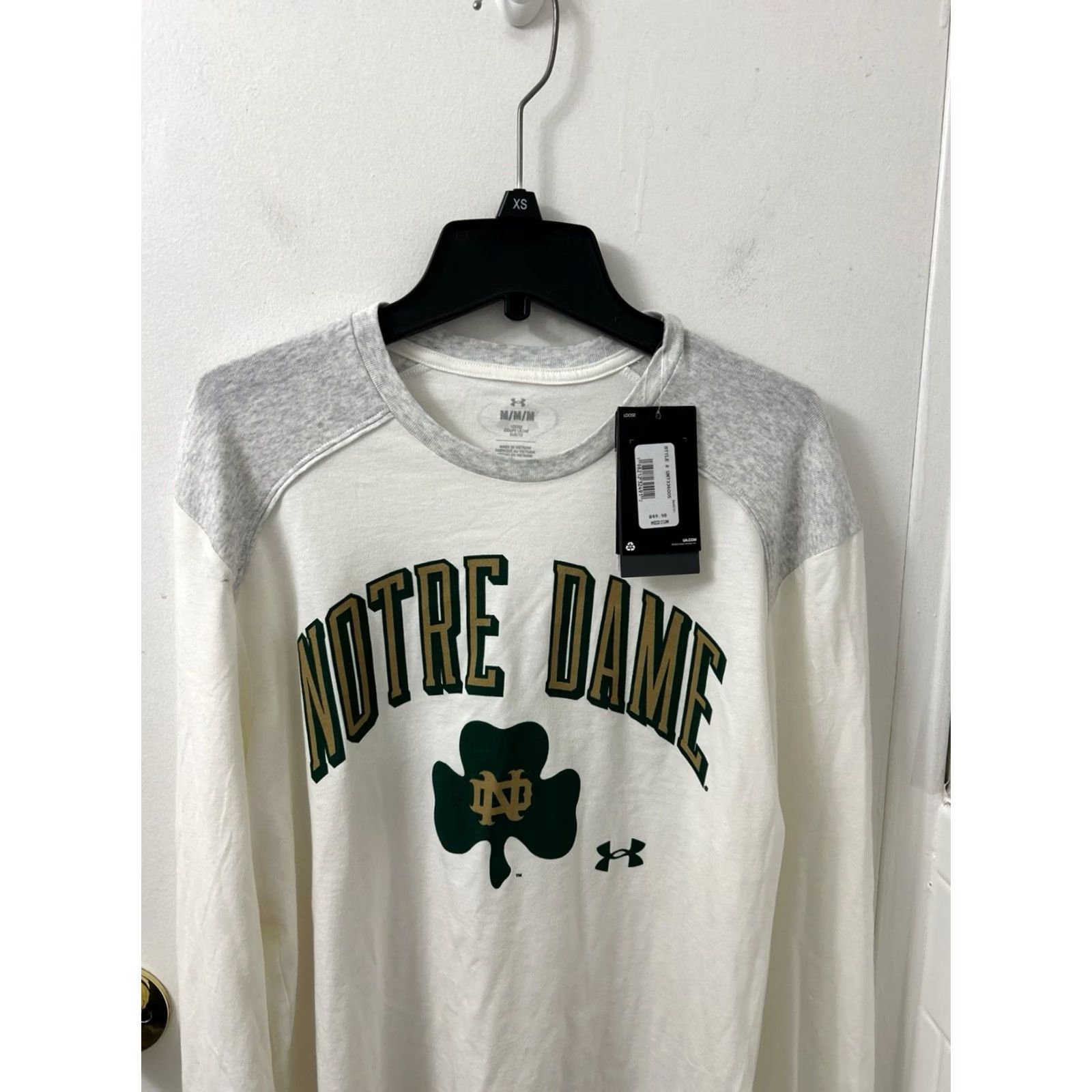 Under Armour Under Armour Shirt Mens M Beige Notre Dame Loose Fit L/S NWT 50 MSRP HeatGear ND Shamrock Logo Team USA Mens Size US M / EU 48-50 / 2 - 2 Thumbnail