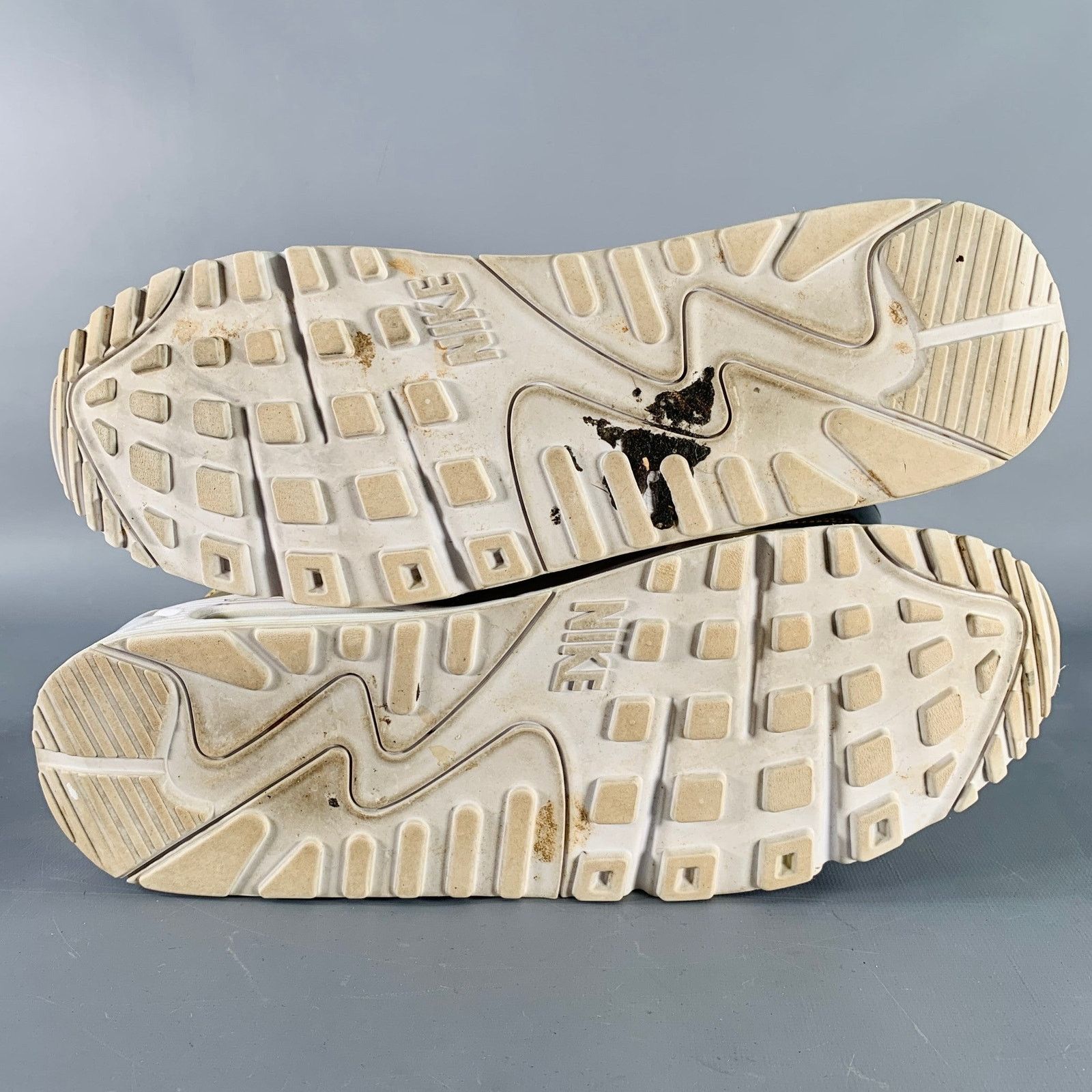 Nike NIKE Size 15.5 Gold Metallic Low Top Sneakers Size US 15 / EU 48 - 6 Thumbnail